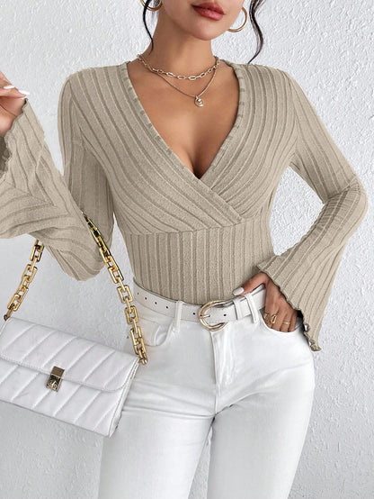 Jessica | Chic V-Neck Top with Long Sleeves